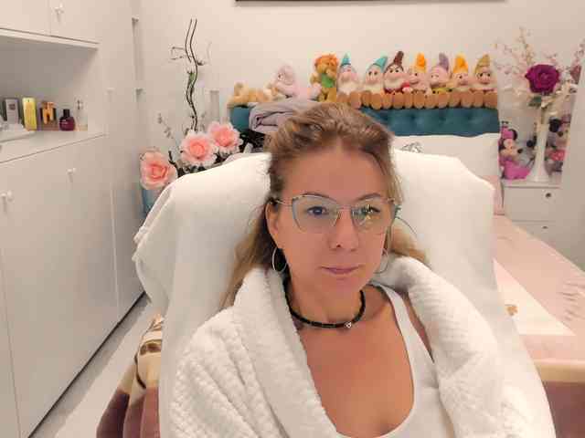 SalomeJade webcam