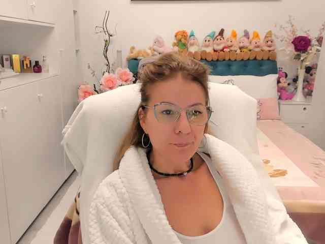 SalomeJade webcam
