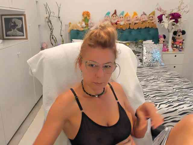 SalomeJade webcam