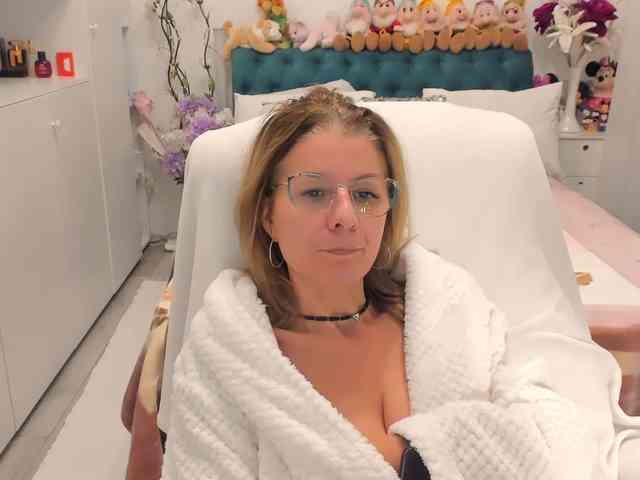 SalomeJade webcam