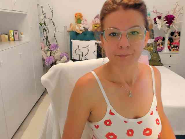 SalomeJade webcam