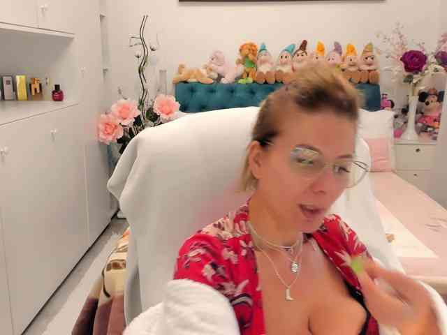 SalomeJade webcam