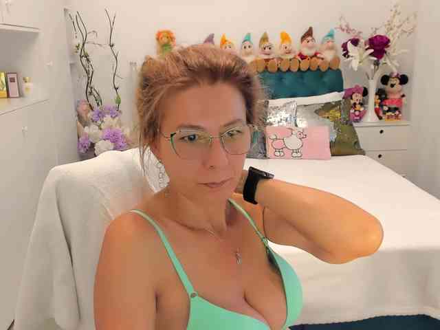 SalomeJade webcam