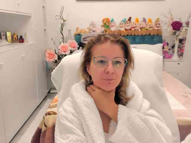 SalomeJade webcam