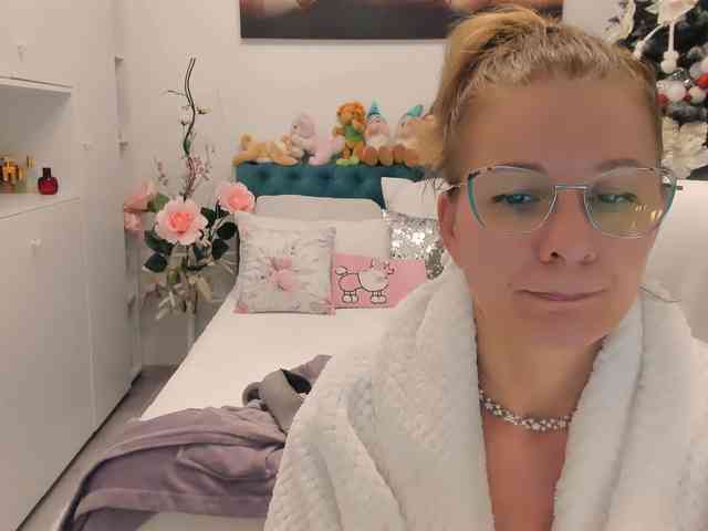 SalomeJade webcam