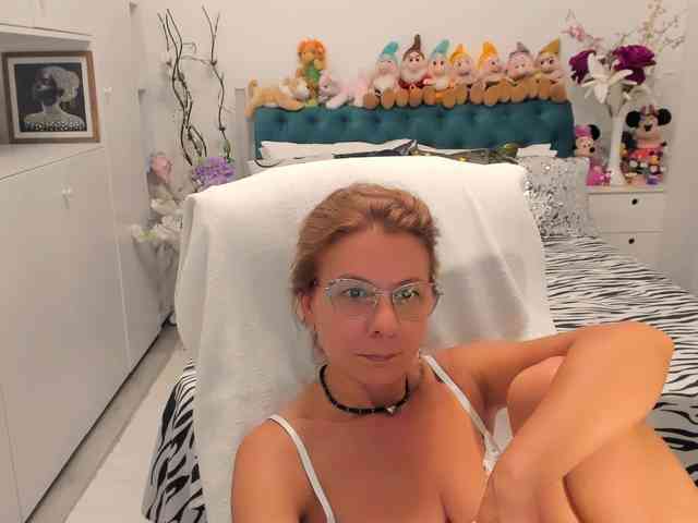 SalomeJade webcam