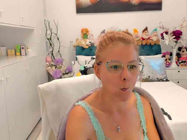 SalomeJade webcam