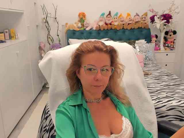 SalomeJade webcam
