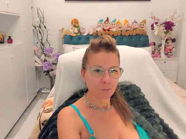 SalomeJade webcam