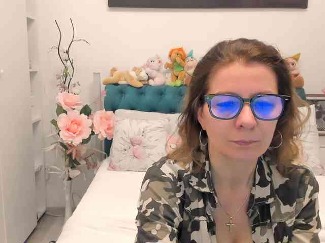 SalomeJade webcam