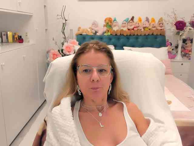 SalomeJade webcam