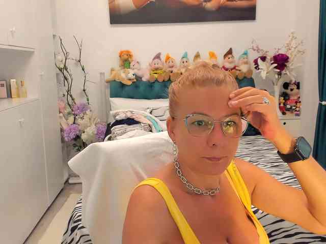 SalomeJade webcam