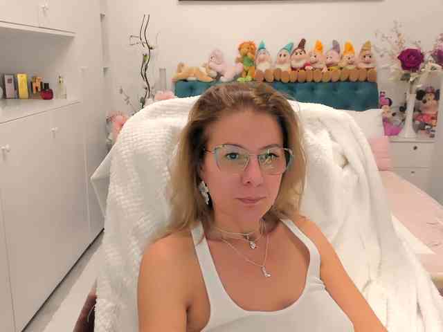 SalomeJade webcam
