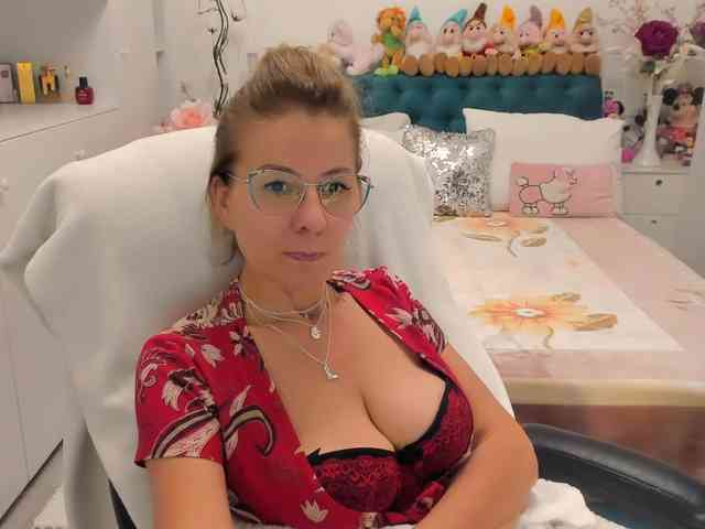 SalomeJade webcam