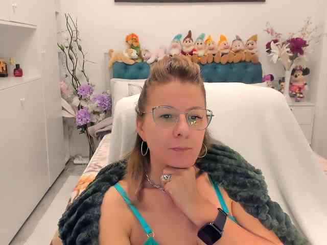 SalomeJade webcam