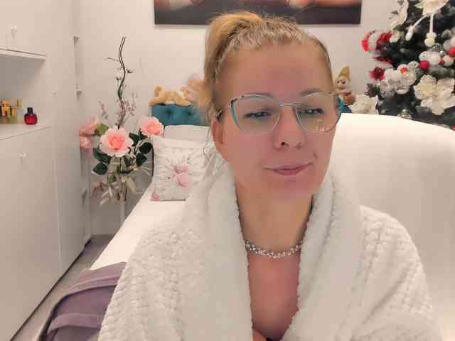 SalomeJade webcam