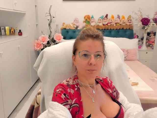 SalomeJade webcam