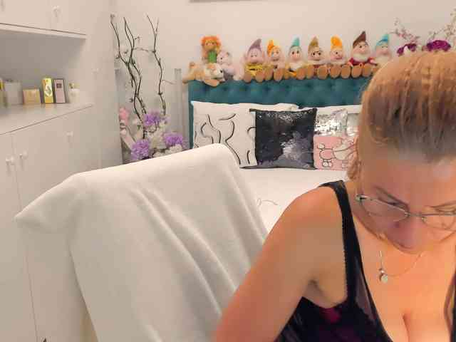 SalomeJade webcam