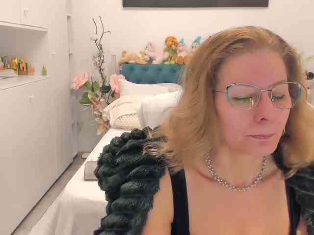 SalomeJade webcam