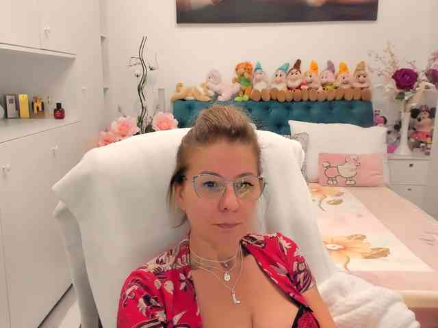 SalomeJade webcam