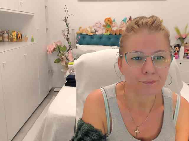 SalomeJade webcam