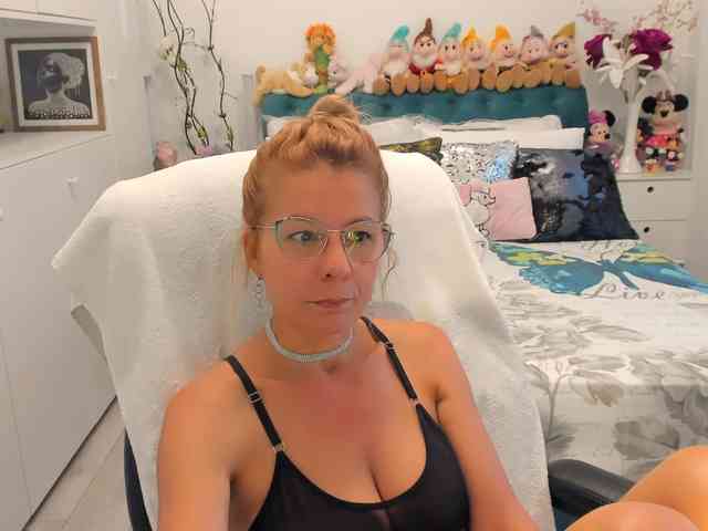SalomeJade webcam