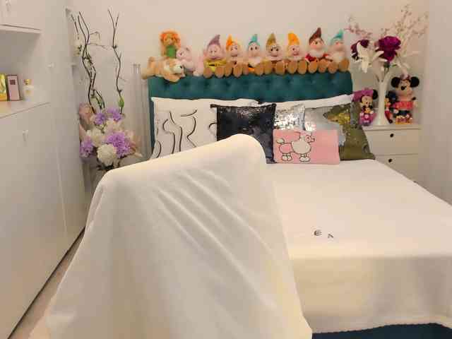 SalomeJade webcam