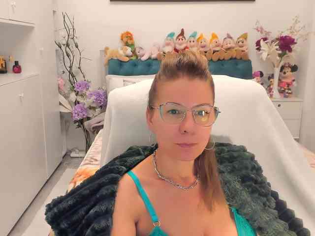 SalomeJade webcam