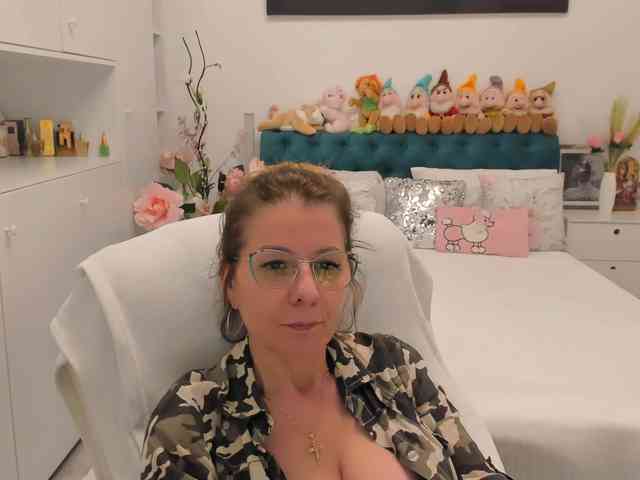 SalomeJade webcam
