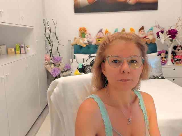 SalomeJade webcam