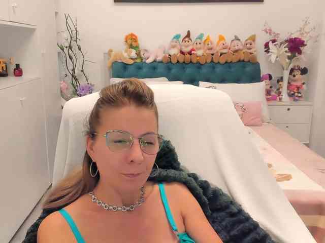 SalomeJade webcam
