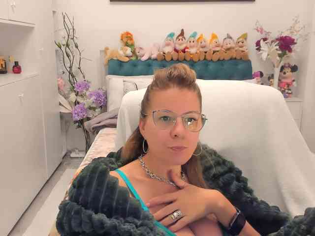 SalomeJade webcam