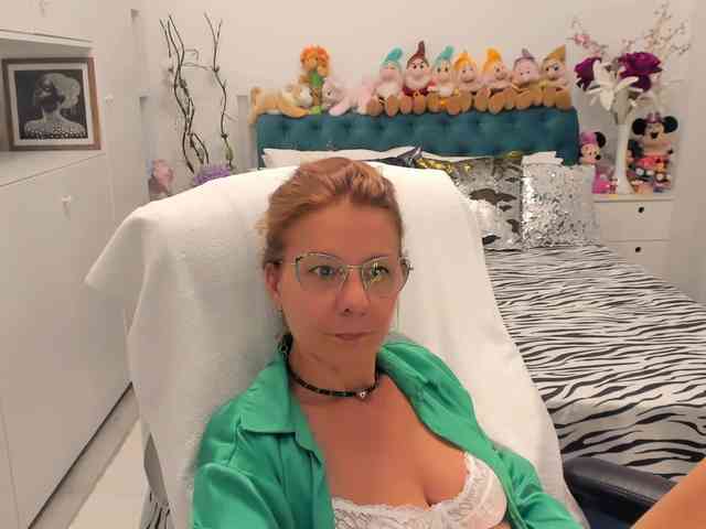 SalomeJade webcam