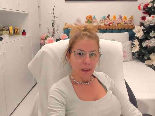SalomeJade webcam