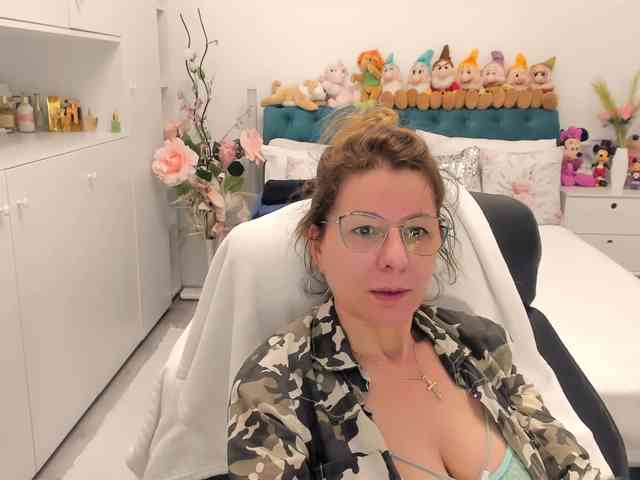 SalomeJade webcam