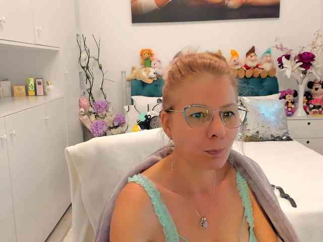 SalomeJade webcam