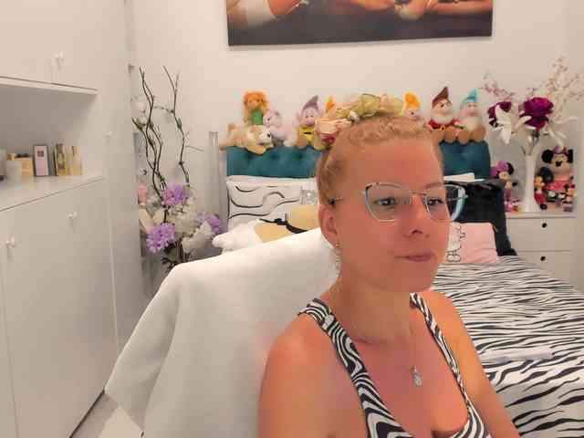 SalomeJade webcam