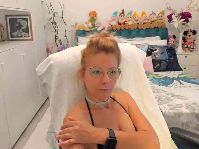 SalomeJade webcam