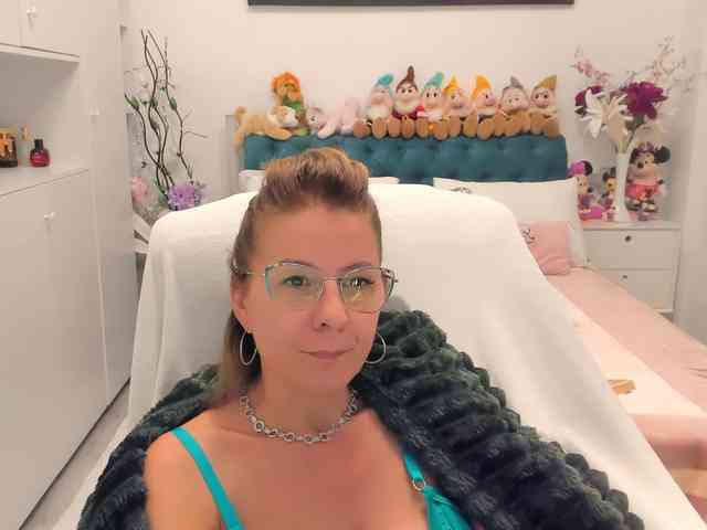 SalomeJade webcam
