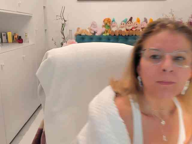 SalomeJade webcam