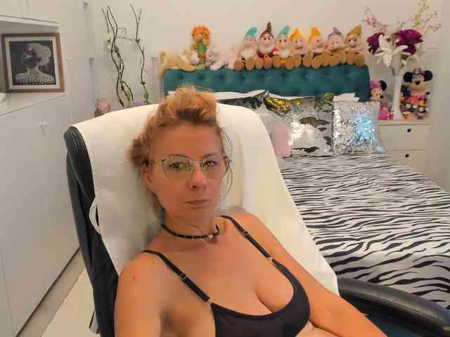 SalomeJade webcam