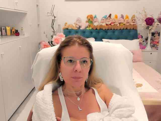 SalomeJade webcam