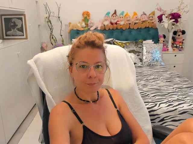 SalomeJade webcam