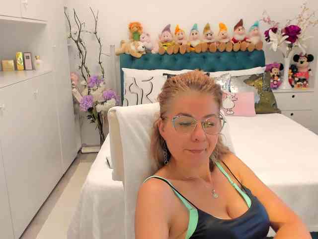 SalomeJade webcam