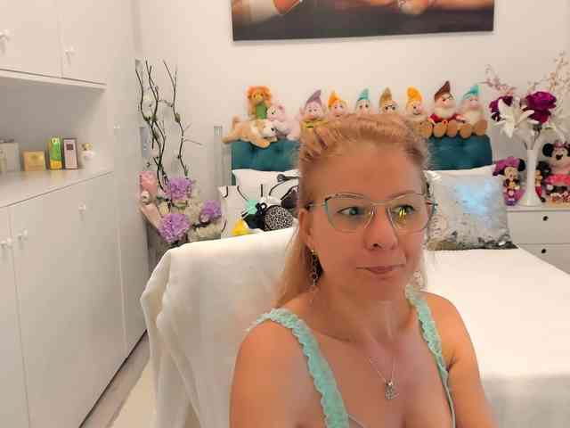 SalomeJade webcam