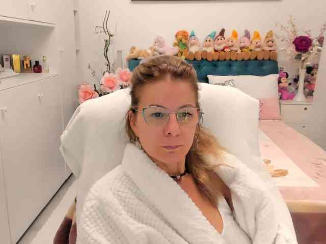 SalomeJade webcam