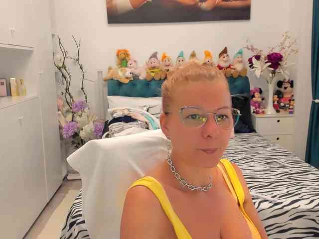 SalomeJade webcam