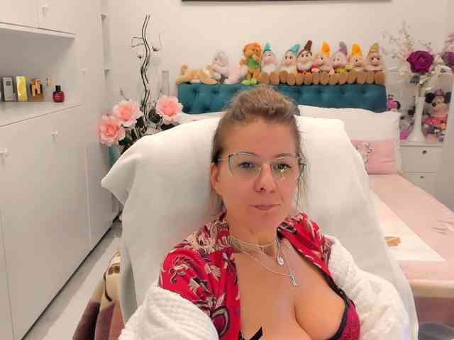 SalomeJade webcam