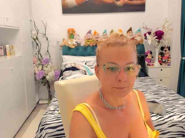 SalomeJade webcam