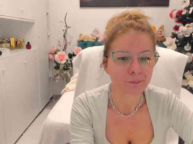 SalomeJade webcam